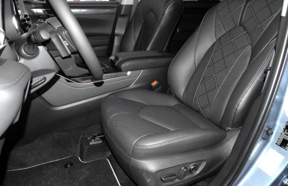 Toyota Highlander Hybrid Luxury AWD 2.5 7-Sitzer Leder Navi