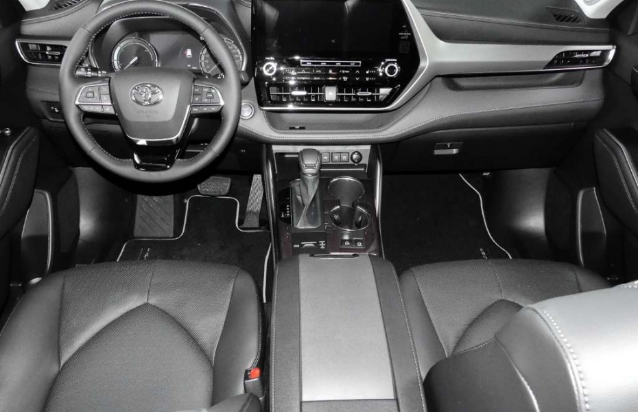 Toyota Highlander Hybrid Luxury AWD 2.5 7-Sitzer Leder Navi