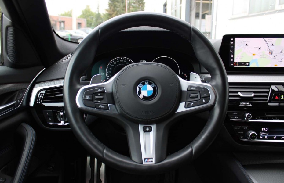 BMW Řada 5 d xDrive Touring M-Sport HUD StHzg AHK 19