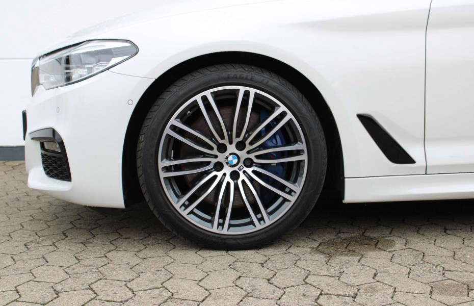BMW Řada 5 d xDrive Touring M-Sport HUD StHzg AHK 19