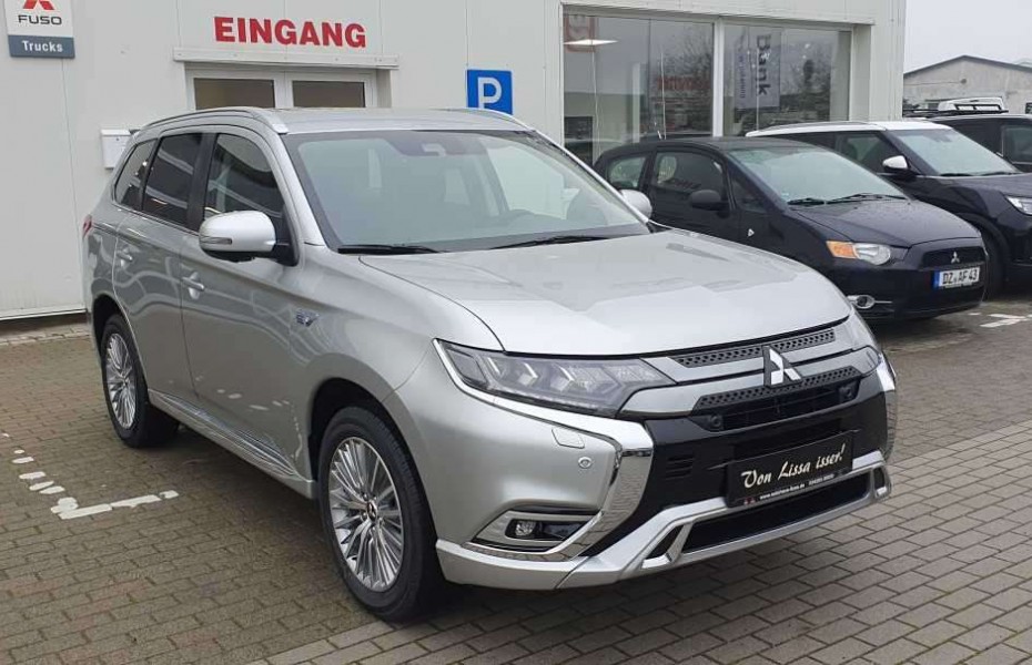 Mitsubishi Outlander PLUS FA-Paket 2.4 MIVEC 4WD LED / DAB+