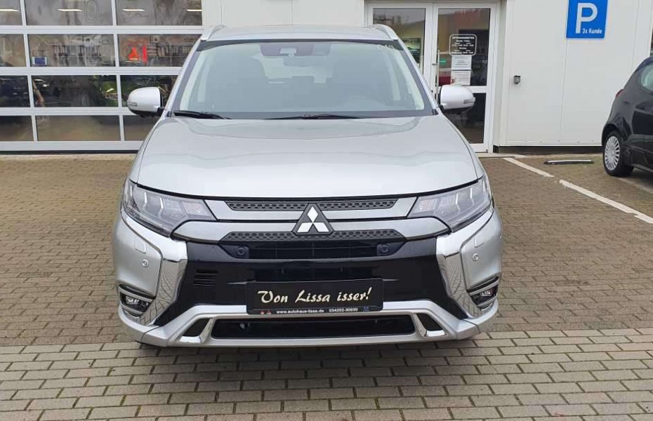 Mitsubishi Outlander PLUS FA-Paket 2.4 MIVEC 4WD LED / DAB+