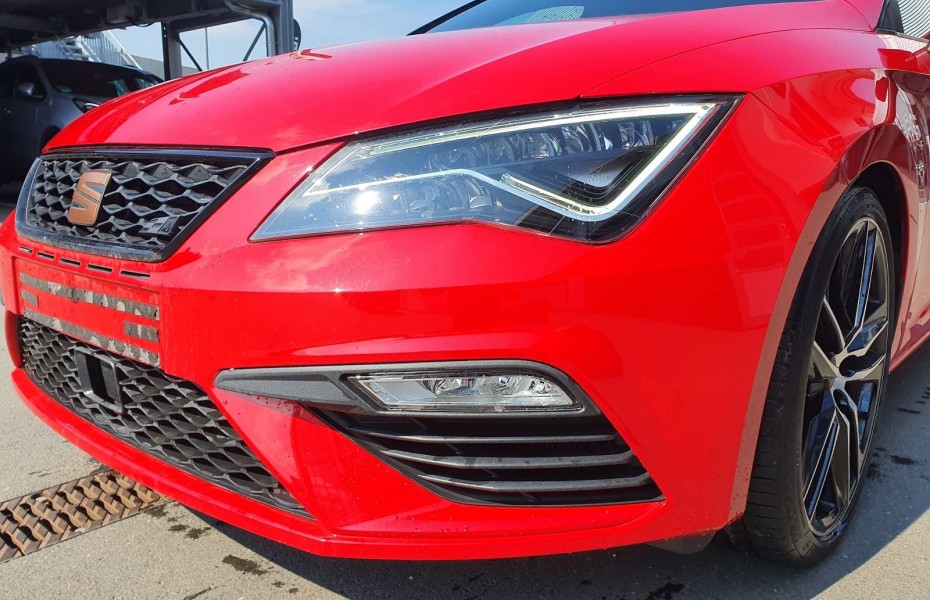 SEAT Leon ST 2.0 TSI DSG Cupra 300 4Drive LED|Navi|virt.|BE