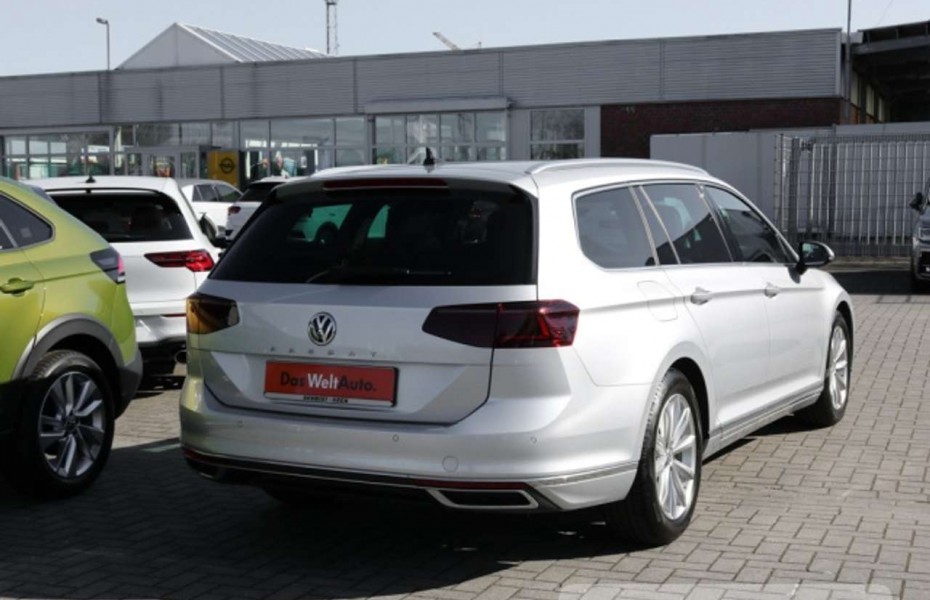 Volkswagen Passat Variant 2.0 TDI BMT Elegance R-Line Navi,