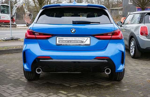 BMW Řada 1 d xDrive M-Sportpaket ACC HUD AHK PANORAMA