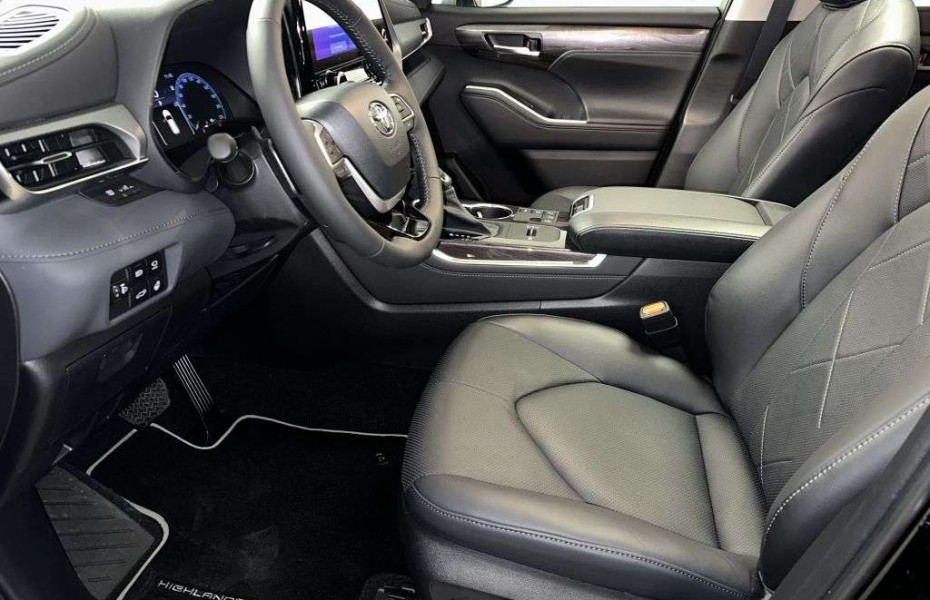 Toyota Highlander 2.5 Hybrid Luxury Pano.HUD,7-Si.,360°,Navi,Leder