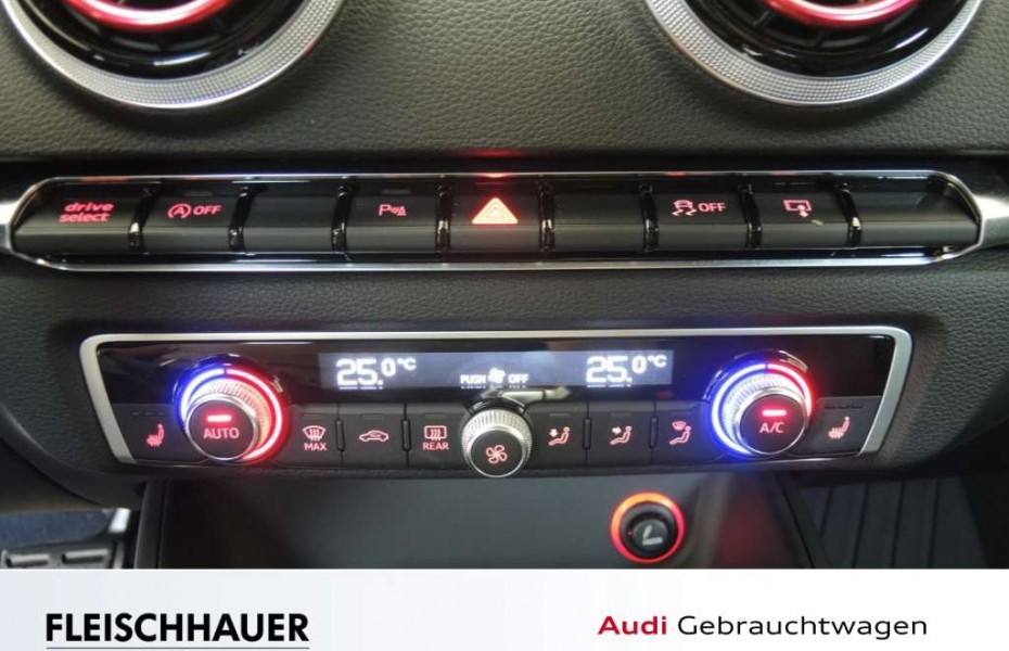 Audi RS 3 Sportback 2.5 TFSI quattro S tronic Pano Navi Kame