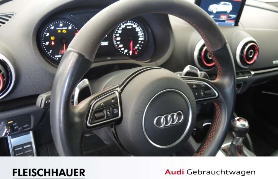 Audi RS 3 Sportback 2.5 TFSI quattro S tronic Pano Navi Kame