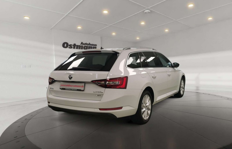 Škoda Superb Combi 2.0 TDI Style 4xSHZ Busi-P Columbus