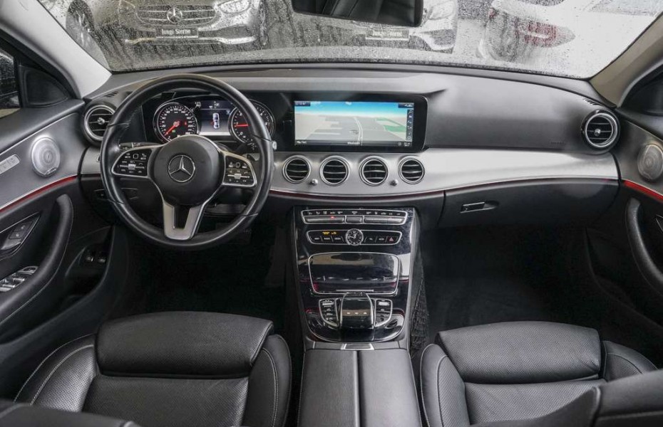 Mercedes-Benz Třídy E 400d 4M AVANTGARDE COMAND STH. AHK HUD