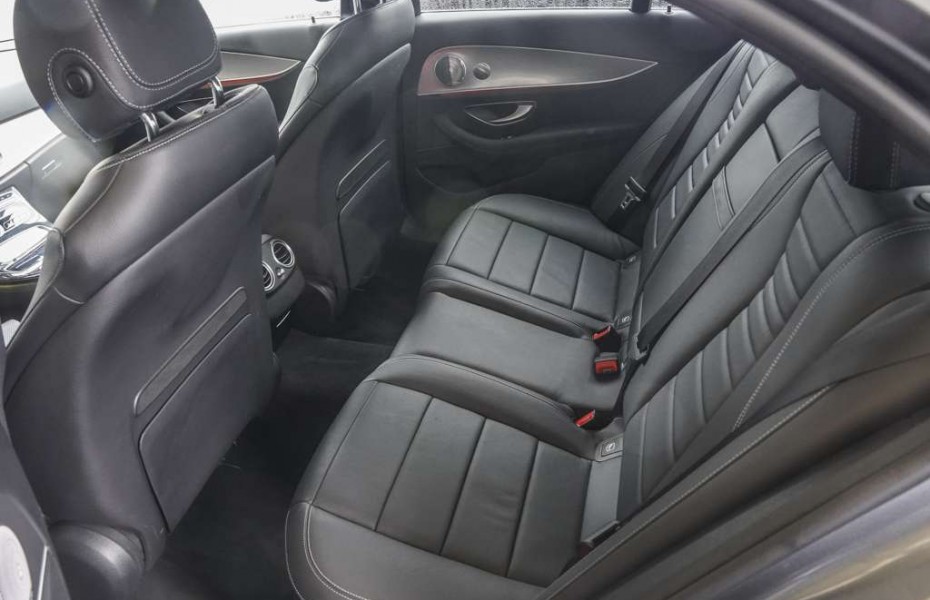 Mercedes-Benz Třídy E 400d 4M AVANTGARDE COMAND STH. AHK HUD