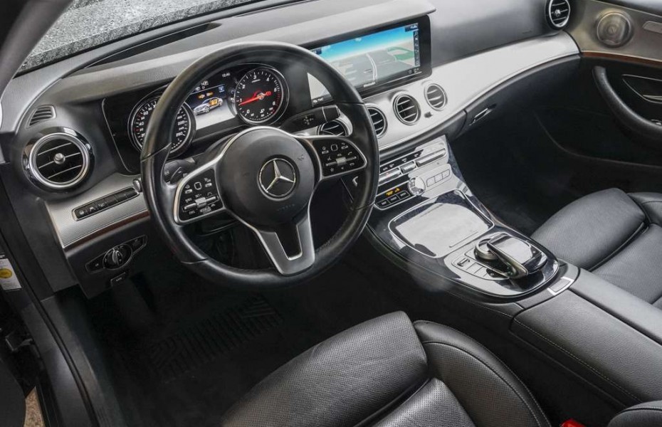 Mercedes-Benz Třídy E 400d 4M AVANTGARDE COMAND STH. AHK HUD