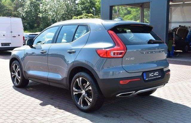 Volvo XC40 D4 AWD Inscription TOP Pano LED Taž AdTemp