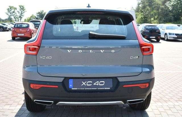 Volvo XC40 D4 AWD Inscription TOP Pano LED Taž AdTemp