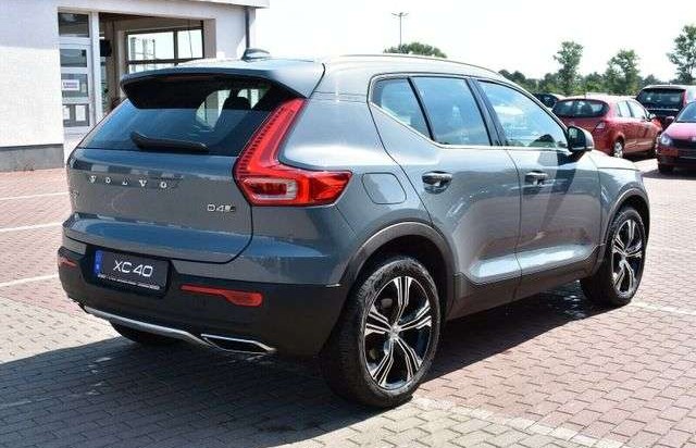 Volvo XC40 D4 AWD Inscription TOP Pano LED Taž AdTemp