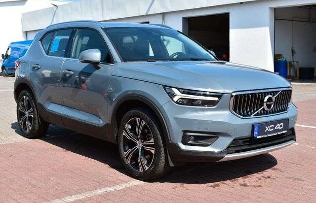 Volvo XC40 D4 AWD Inscription TOP Pano LED Taž AdTemp