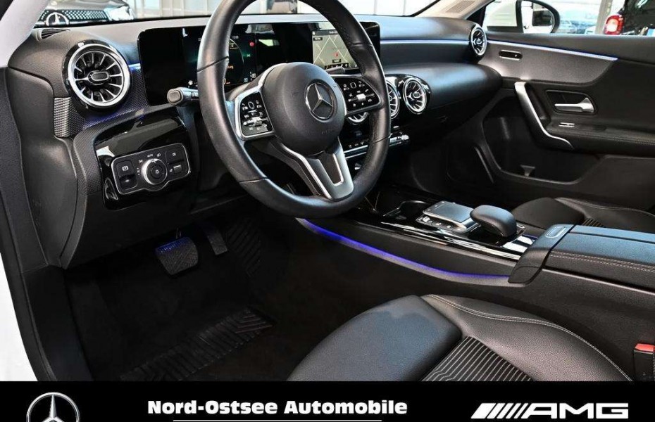 Mercedes-Benz Třídy A 180 Progressive Navi LED Kamera MBUX Tempomat