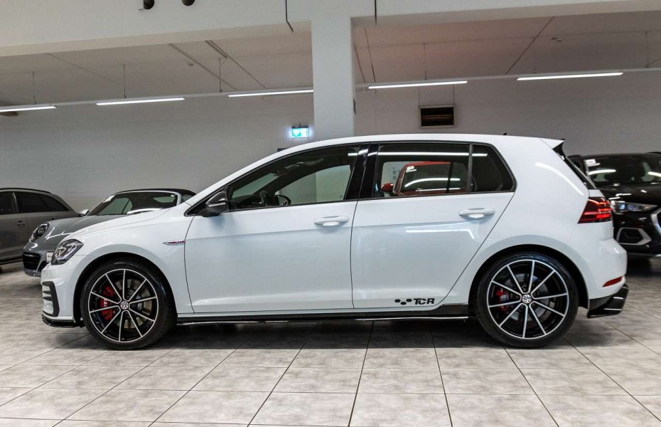 Volkswagen Golf VII GTI 2.0 TSI DSG R-Performance Navi LED