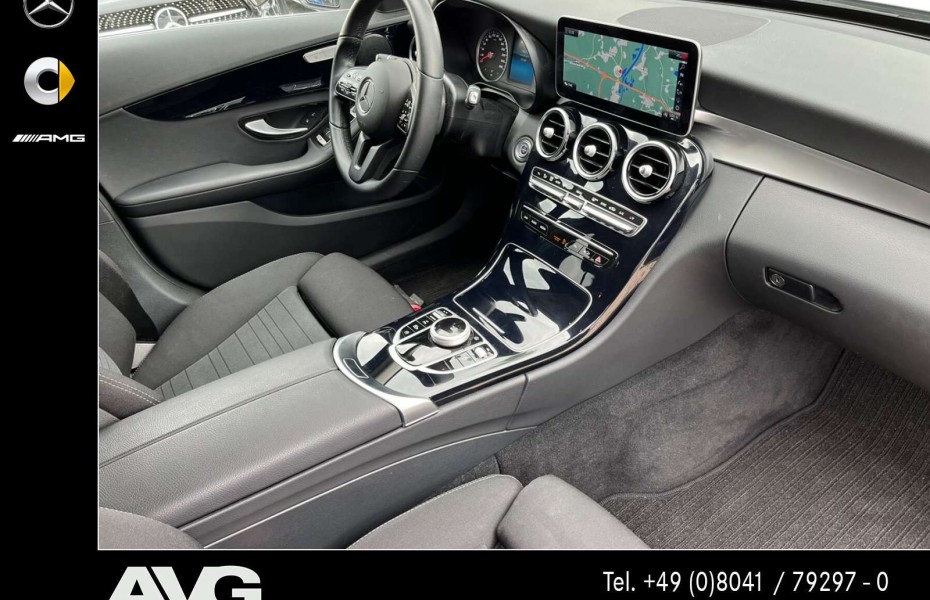 Mercedes-Benz Třídy C d 4M T RFK LED SHZ Navi Keyless Car Play Autom.