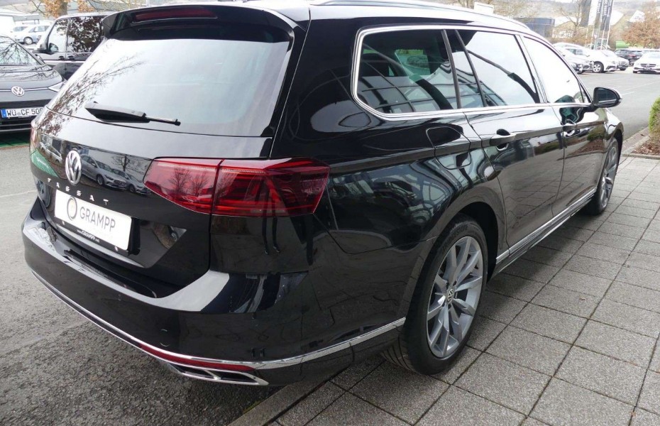 Volkswagen Passat ELEGANCE 2.0TDI DSG +R-LINE+TRAVE