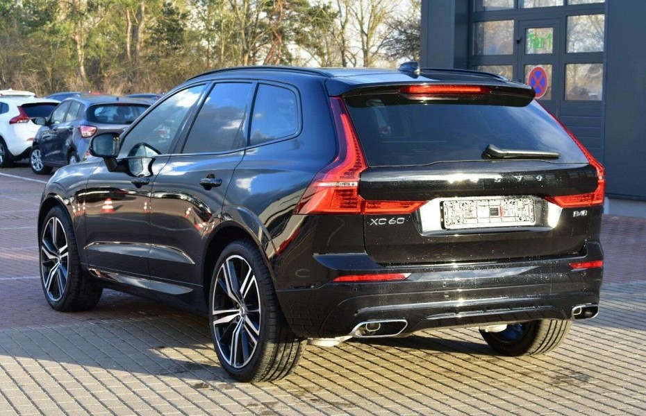 Volvo XC60 B4 D AWD R-Design LUFT STHZ PANO 360 QI HUD