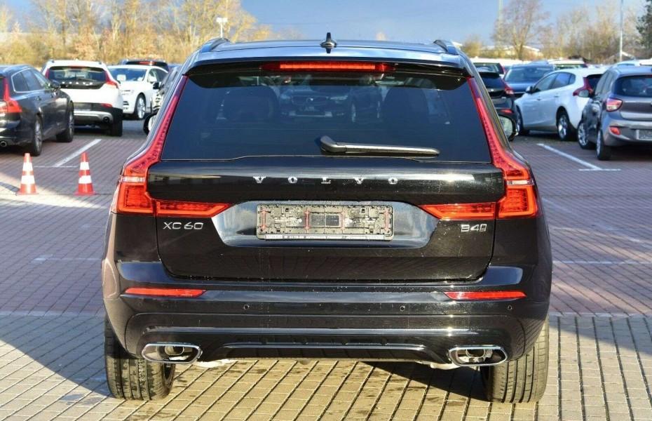 Volvo XC60 B4 D AWD R-Design LUFT STHZ PANO 360 QI HUD