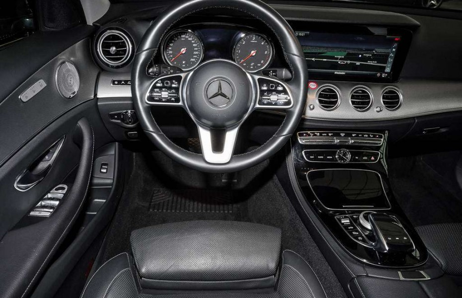 Mercedes-Benz Třídy E 400d 4M T AMG-LINE COMAND SITZKL. DISTRONIC