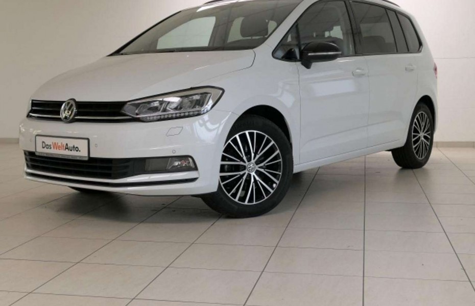 Volkswagen Touran 1.5 TSI Highline Black Style Bluetooth Navi