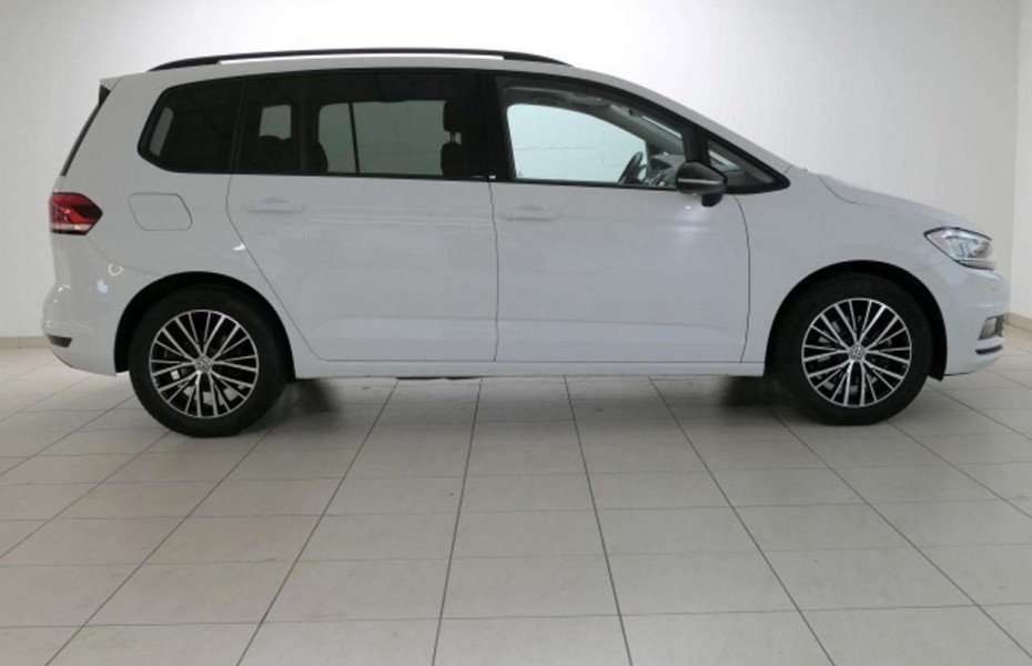 Volkswagen Touran 1.5 TSI Highline Black Style Bluetooth Navi