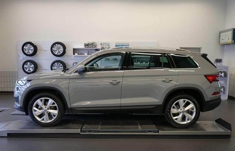 Škoda Kodiaq FL Style 1.5 TSI DSG *AHK, LED, ACC, 19'-LM*