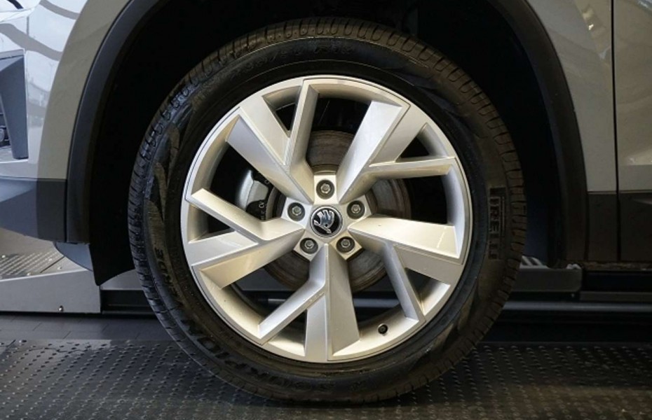 Škoda Kodiaq FL Style 1.5 TSI DSG *AHK, LED, ACC, 19'-LM*