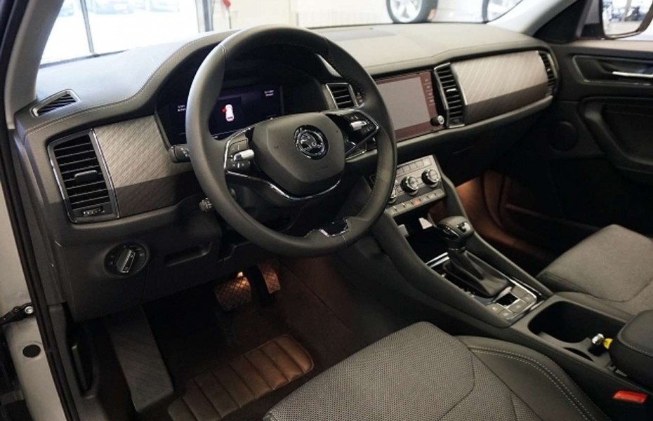 Škoda Kodiaq FL Style 1.5 TSI DSG *AHK, LED, ACC, 19'-LM*