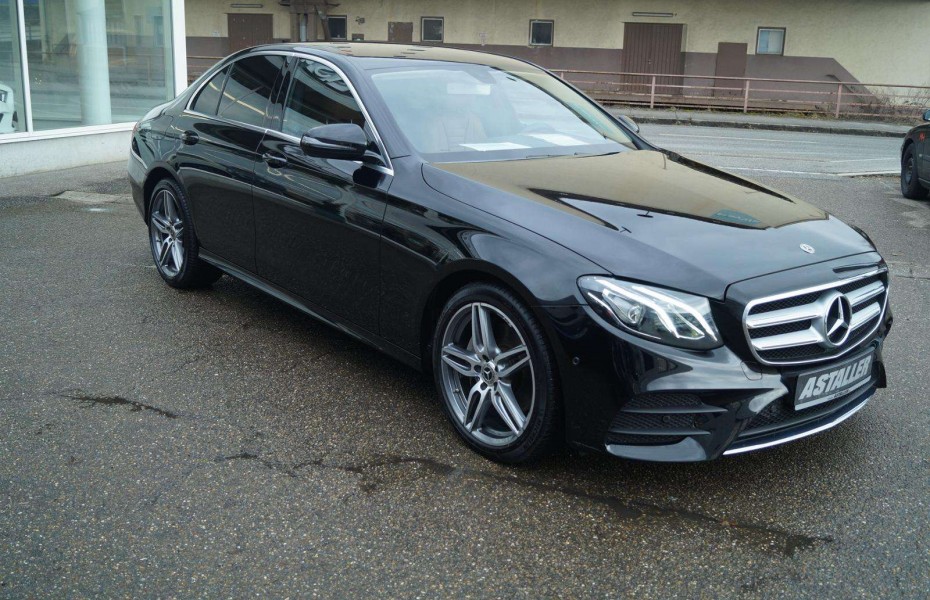 Mercedes-Benz Třídy E 220d 4M AMG Line 2x+Kam+Navi+DAB+LED+Totw+19