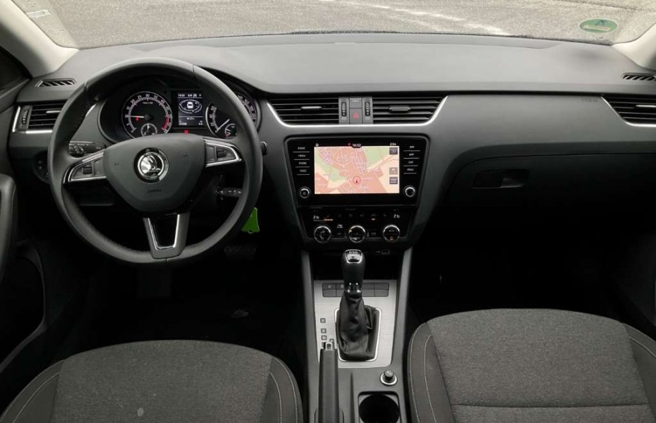 Škoda Octavia Combi Soleil 2.0 TDI DSG NAVI TEMP SHZ LED-hinten