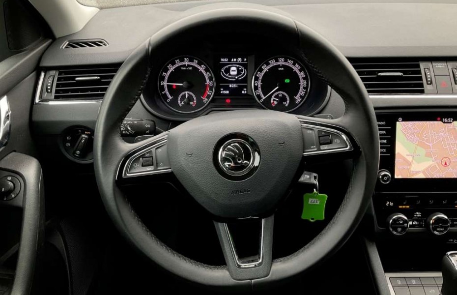 Škoda Octavia Combi Soleil 2.0 TDI DSG NAVI TEMP SHZ LED-hinten