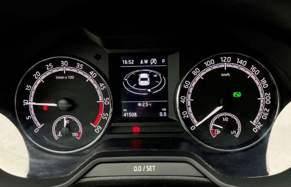 Škoda Octavia Combi Soleil 2.0 TDI DSG NAVI TEMP SHZ LED-hinten
