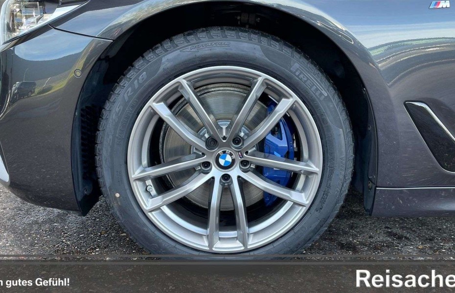 BMW Řada 5 d xDrive Tou M Sport adLED AHK HUD ACC