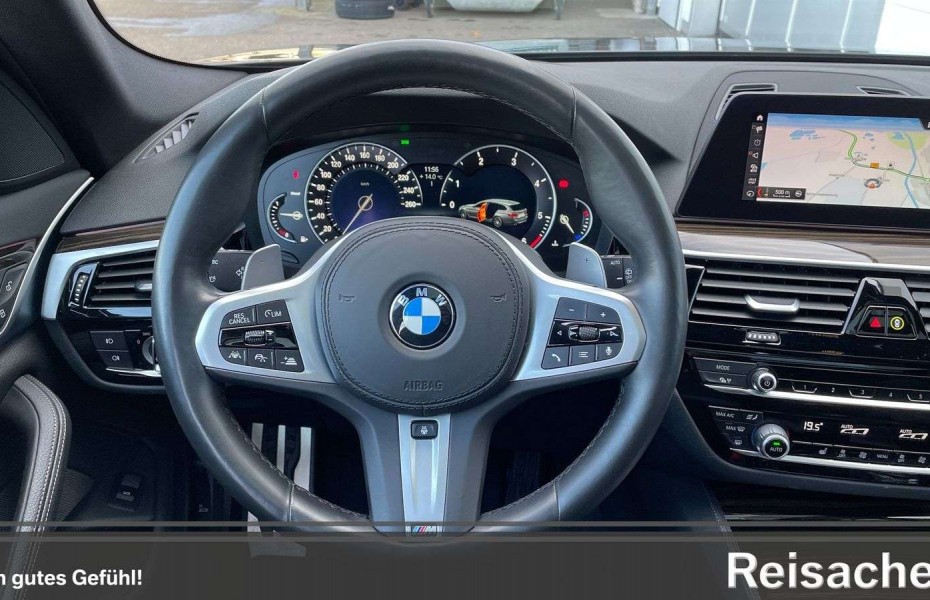 BMW Řada 5 d xDrive Tou M Sport adLED AHK HUD ACC