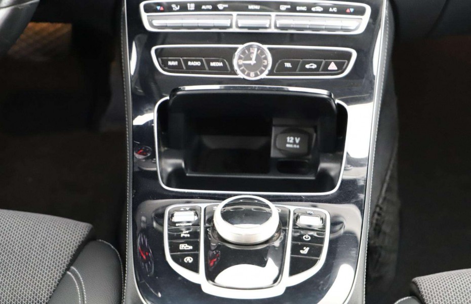 Mercedes-Benz Třídy E 220 T d Avantgarde+Navi+LED+Spur+Kam+Totwi+17