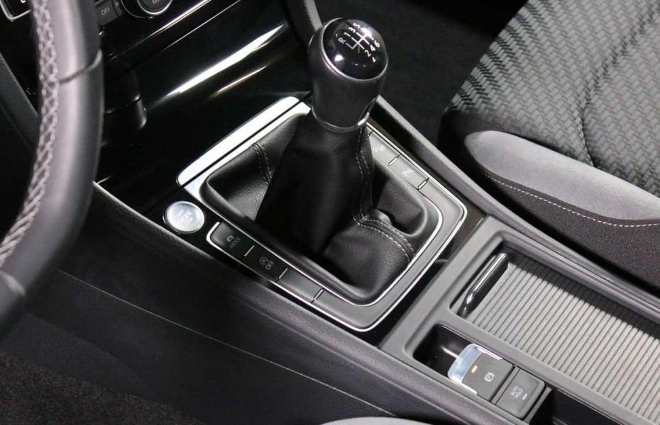 Volkswagen Golf Variant TDi R-Line / Dynaudio / AHK / SD / S. Airbag Hi. S