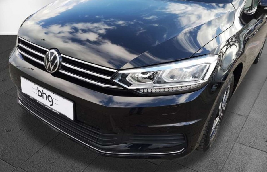 Volkswagen Touran 2.0 TDI DSG ACTIVE ACC LED NAVI