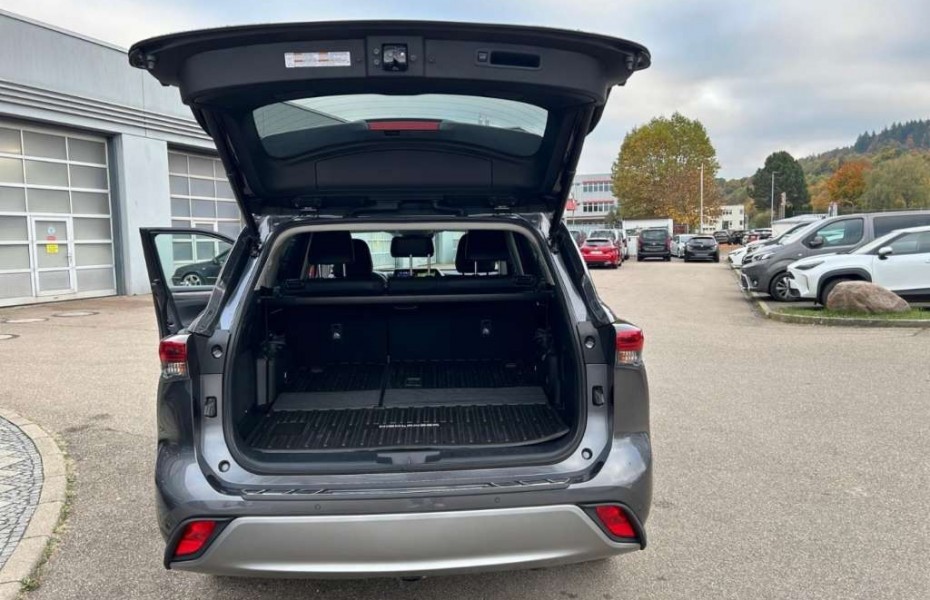 Toyota Highlander 2.5-l Hybrid Luxury 8-Fach Bereift Pano