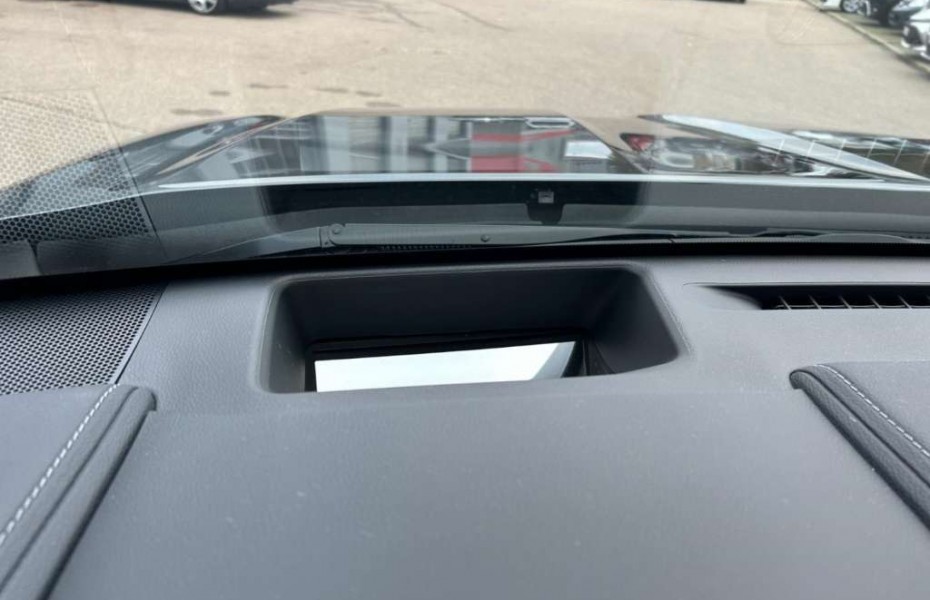 Toyota Highlander 2.5-l Hybrid Luxury 8-Fach Bereift Pano
