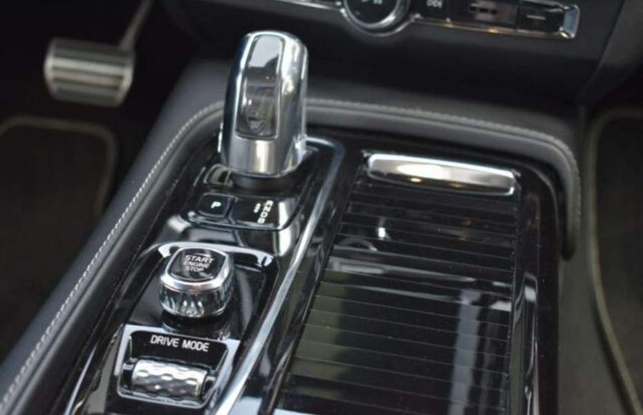 Volvo S90 T8 R-Design*360°HeUp*B&W*20