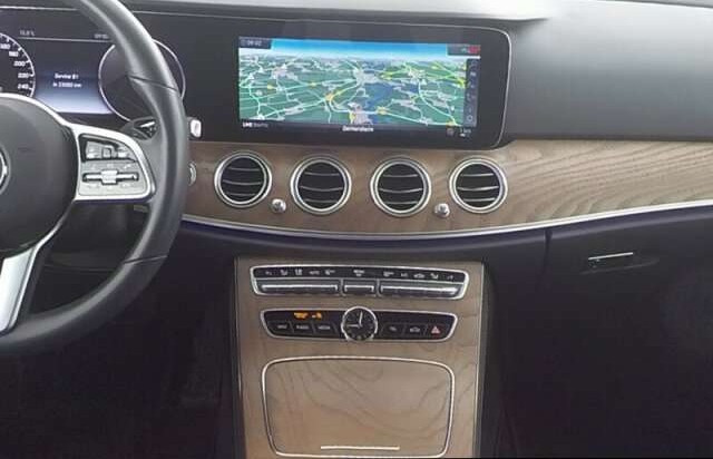 Mercedes-Benz Třídy E 220 T d 4M AMG Sport Memory 360° Cam 4xSHZ Navi/LED