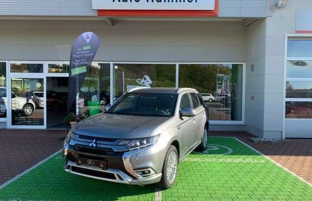 Mitsubishi Outlander PLUS SPIRIT//LED