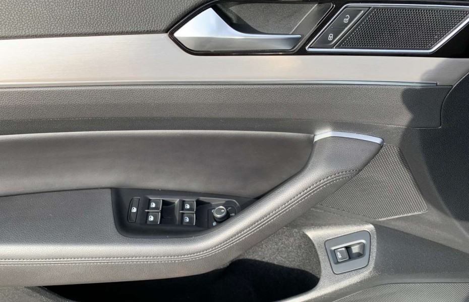 Volkswagen Passat Variant 2.0 TDI DSG Highline Navi Kamera
