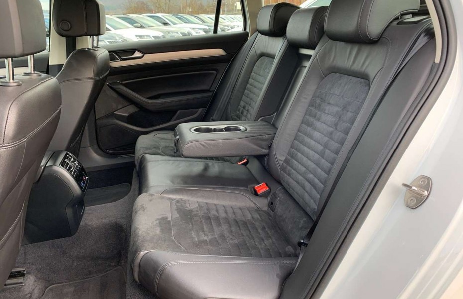 Volkswagen Passat Variant 2.0 TDI DSG Highline Navi Kamera