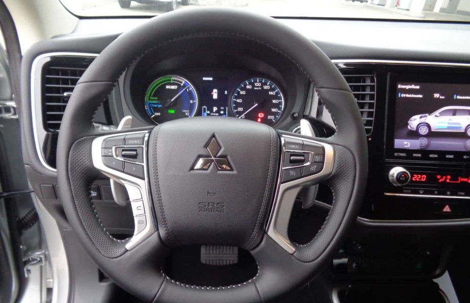 Mitsubishi Outlander Outlander Plug-in Hybrid BASIS 2.4 MIVEC 4WD