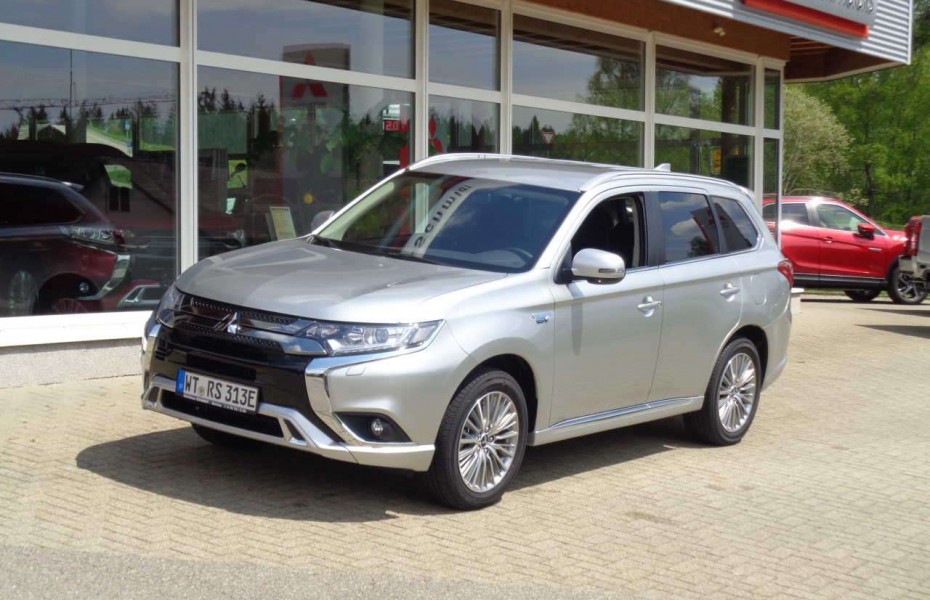 Mitsubishi Outlander Outlander Plug-in Hybrid BASIS 2.4 MIVEC 4WD